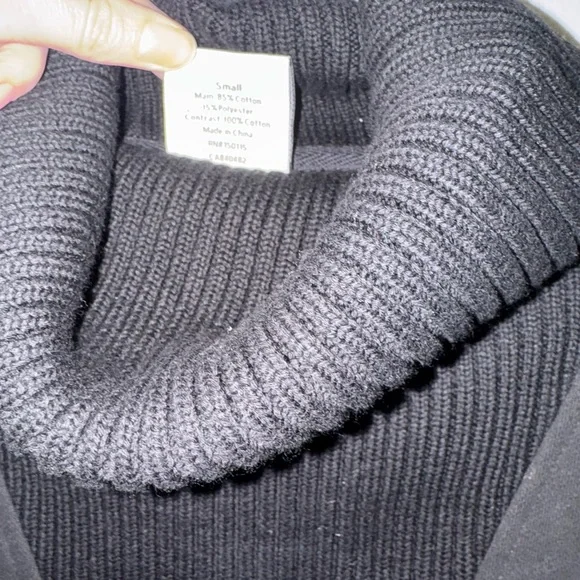 Varley Cavello long line sweatshirt. - Picture 3 of 6